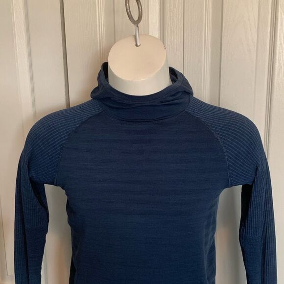 Lululemon Men's Navy Blue Sweater - Picture 3 of 8